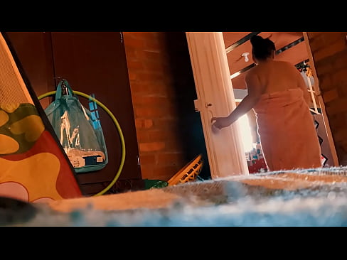 ❤️ דודי הולך אחרי למקלחת, הוא מזיין אותי בזמן שאני מתקלח. ️❌ פורנו אנאלי ב-iw.rexporn-com.ru ﹏